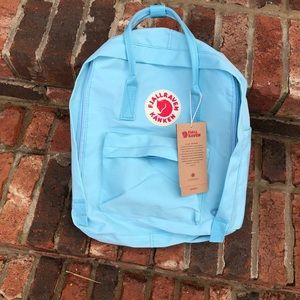 FJALLRAVEN KANKEN BAG!!!
